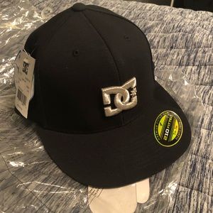 DC Hat 210 fitted 7 1/4- 7 5/8
